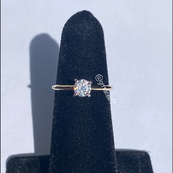 Gorgeous😍 14KT Solitaire Diamond engagement ring💍💎✨ - Picture 7 of 17